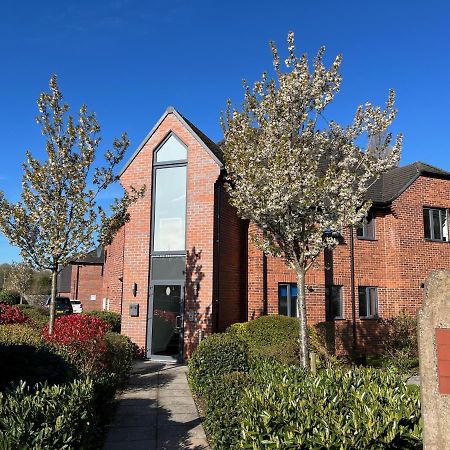 Cross Court, Stafford By Bell Apartments Eksteriør bilde