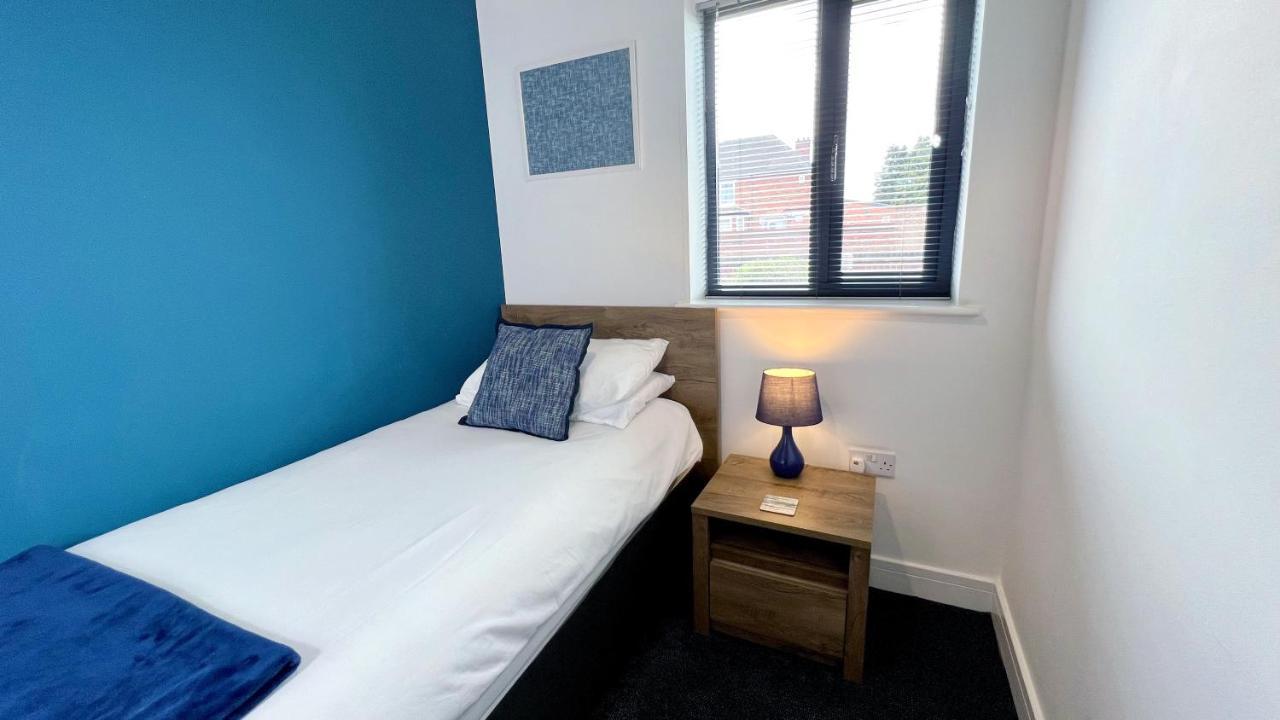 Cross Court, Stafford By Bell Apartments Eksteriør bilde