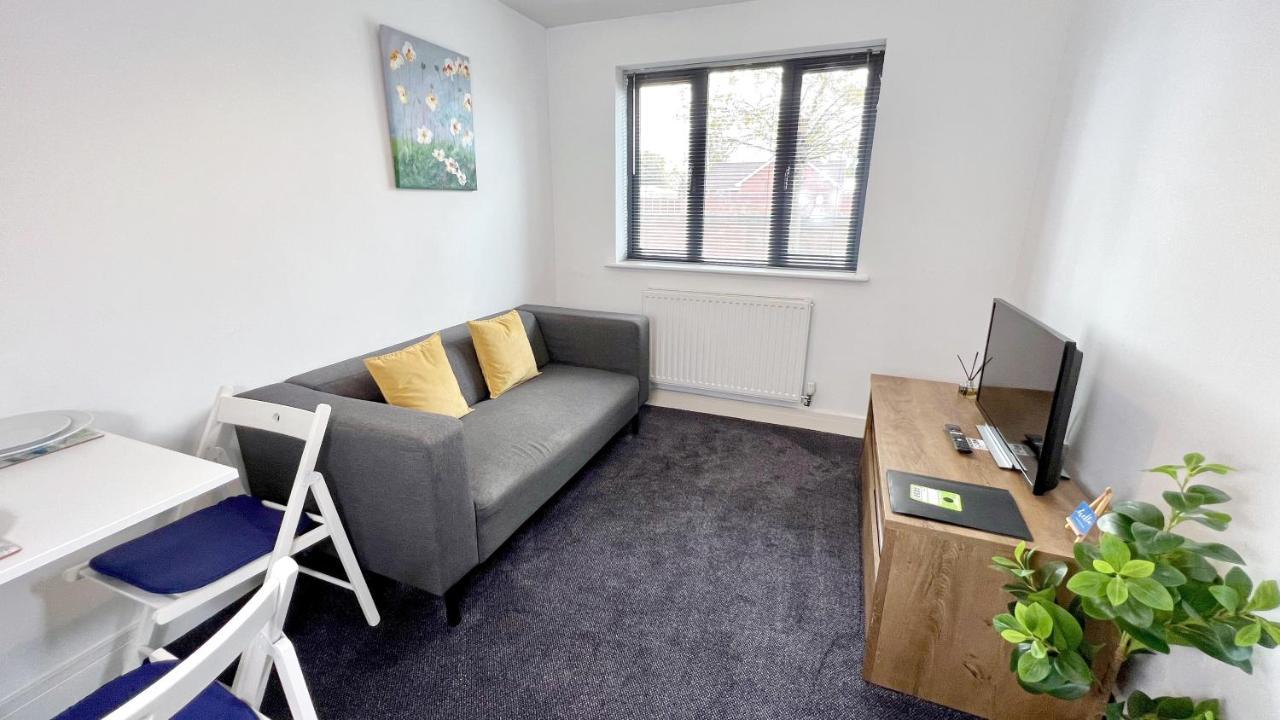 Cross Court, Stafford By Bell Apartments Eksteriør bilde