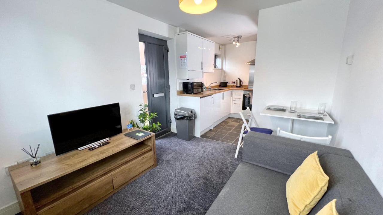 Cross Court, Stafford By Bell Apartments Eksteriør bilde